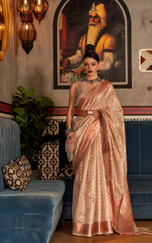 ساري حرير قطني من باناراسي بتصميم نحاسي زاري منسوج بشكل عام مع بلوزة ثقيلة