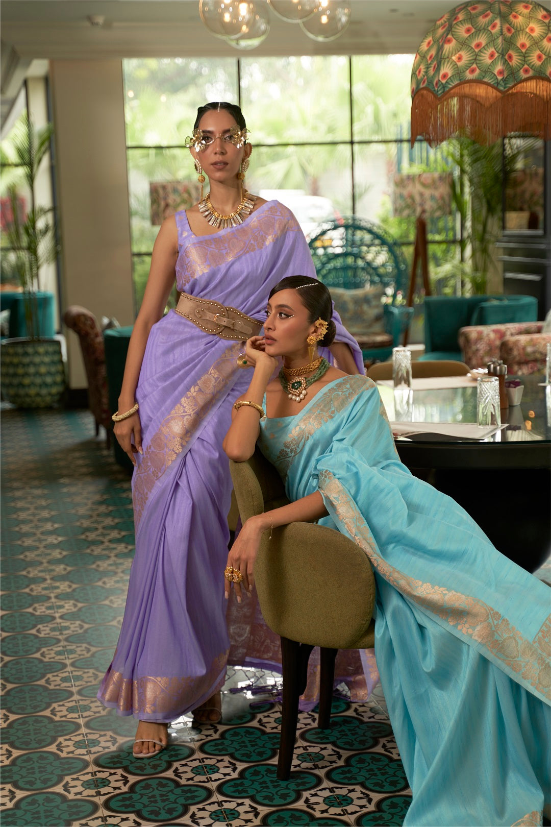 Designer Wedding Wear Traditional  Flower Golden Zari Weaving Border Saree With Zari Weaving Butti Design Blouse