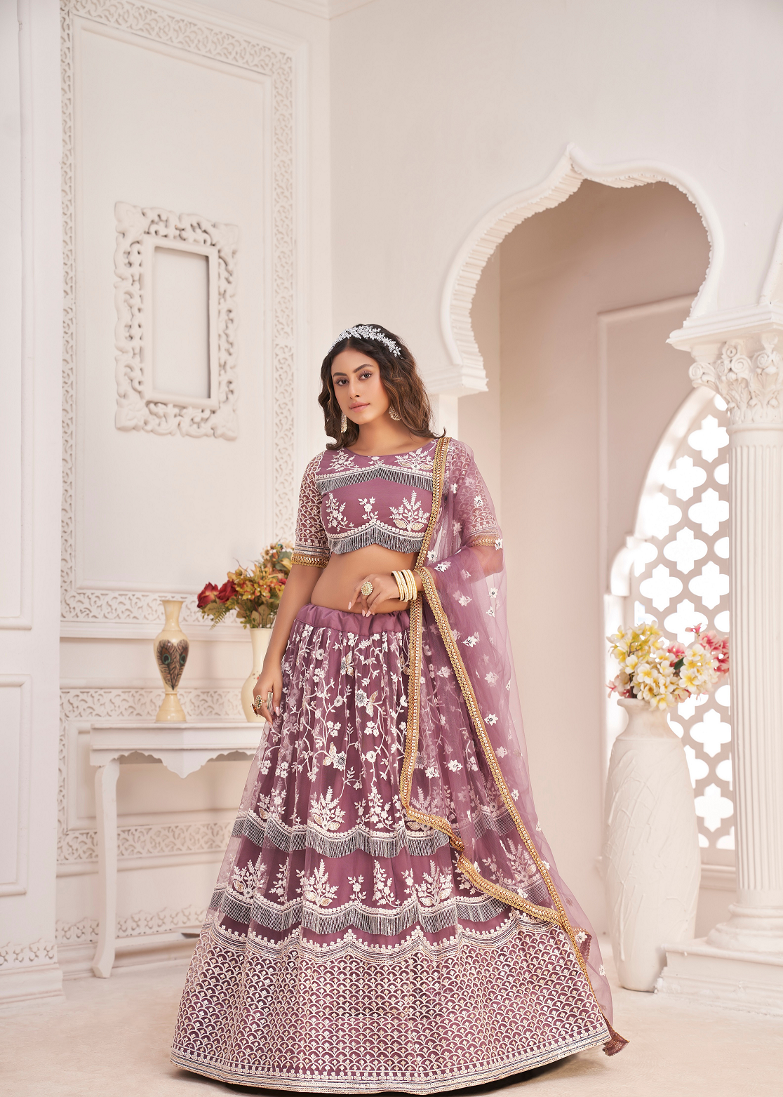فراشة بصلية وردية نسائية شبكية مطرزة بخيط مهرجانات العمل LEHENGA CHOLI 
