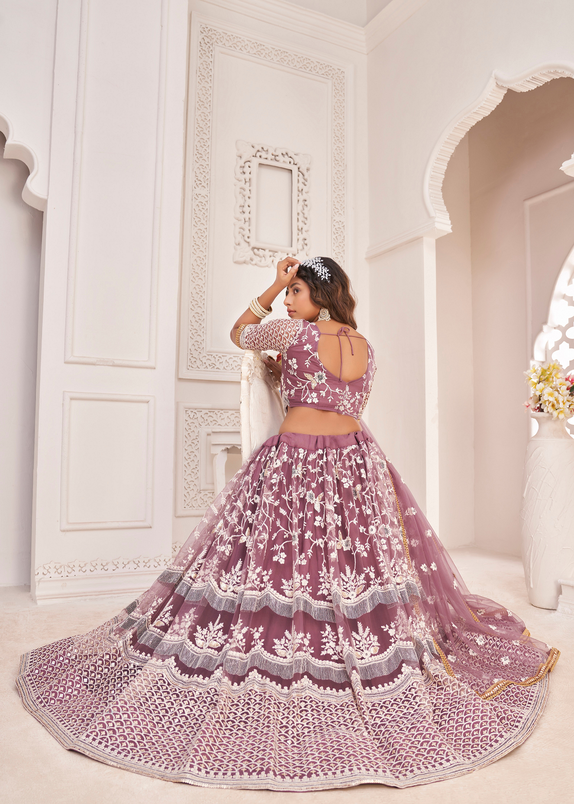 فراشة بصلية وردية نسائية شبكية مطرزة بخيط مهرجانات العمل LEHENGA CHOLI 