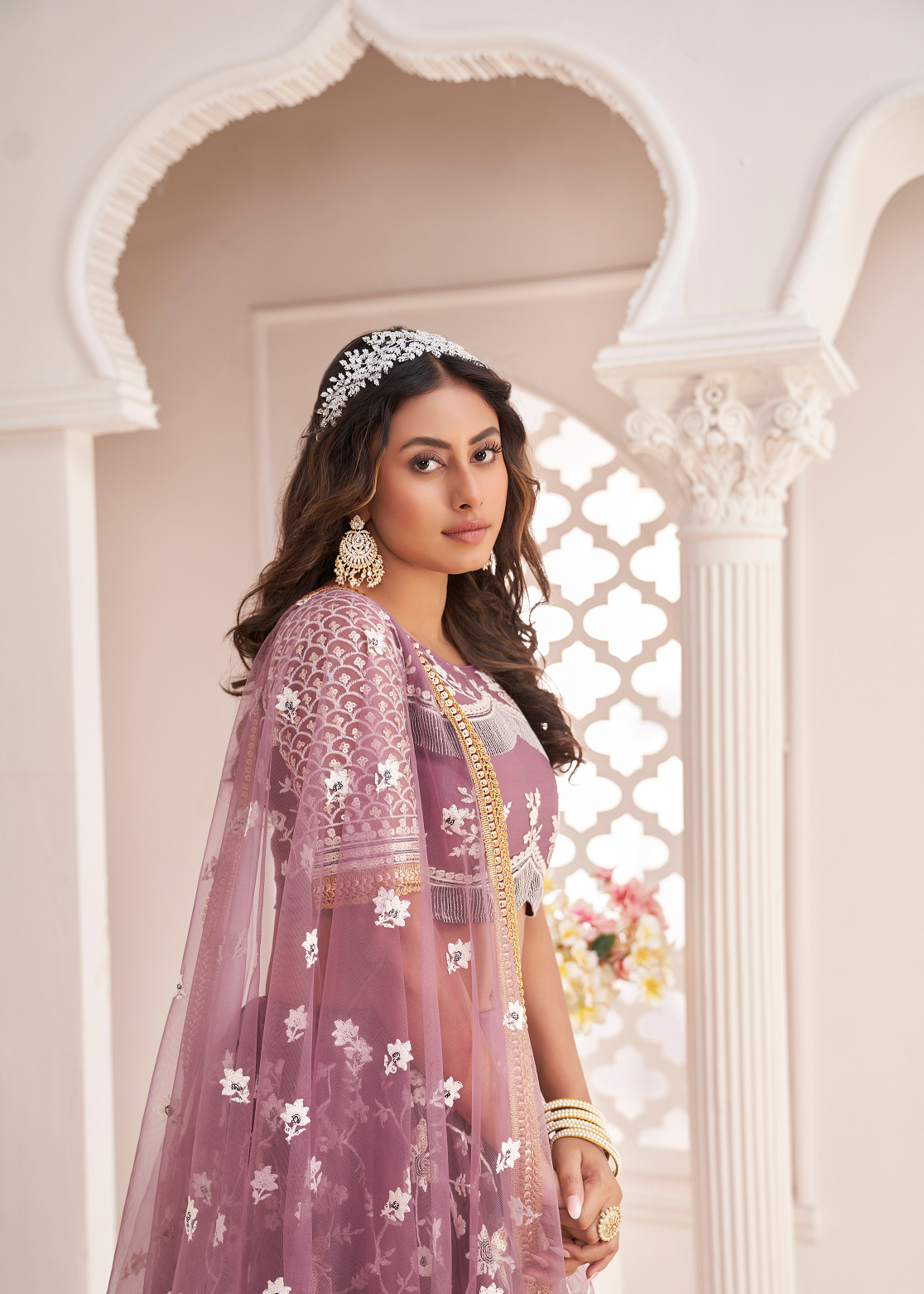 فراشة بصلية وردية نسائية شبكية مطرزة بخيط مهرجانات العمل LEHENGA CHOLI 