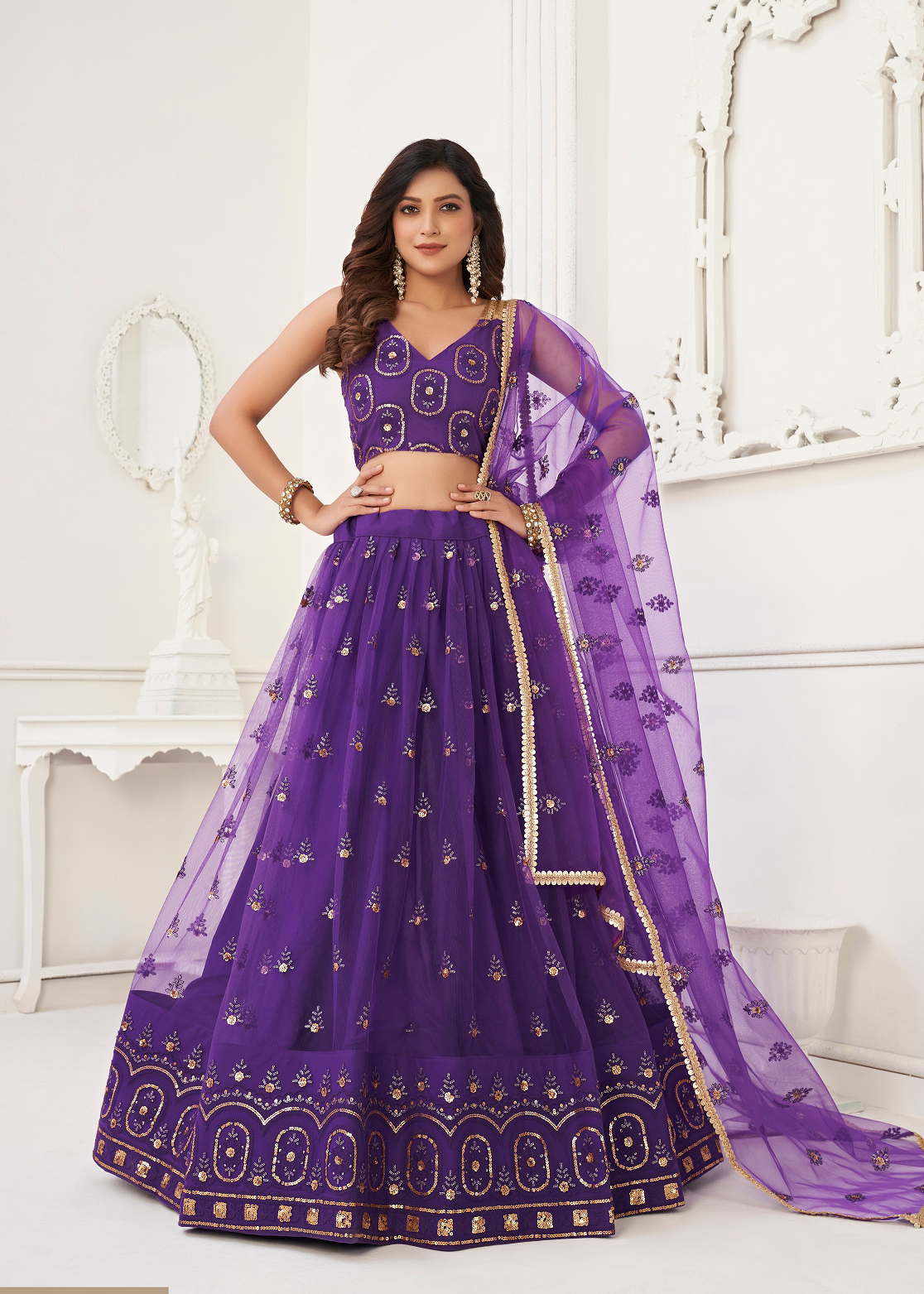 شبكة نسائية نسائية بنفسجية على شكل فراشة مطرزة بخيط عمل مصمم LEHENGA CHOLI 