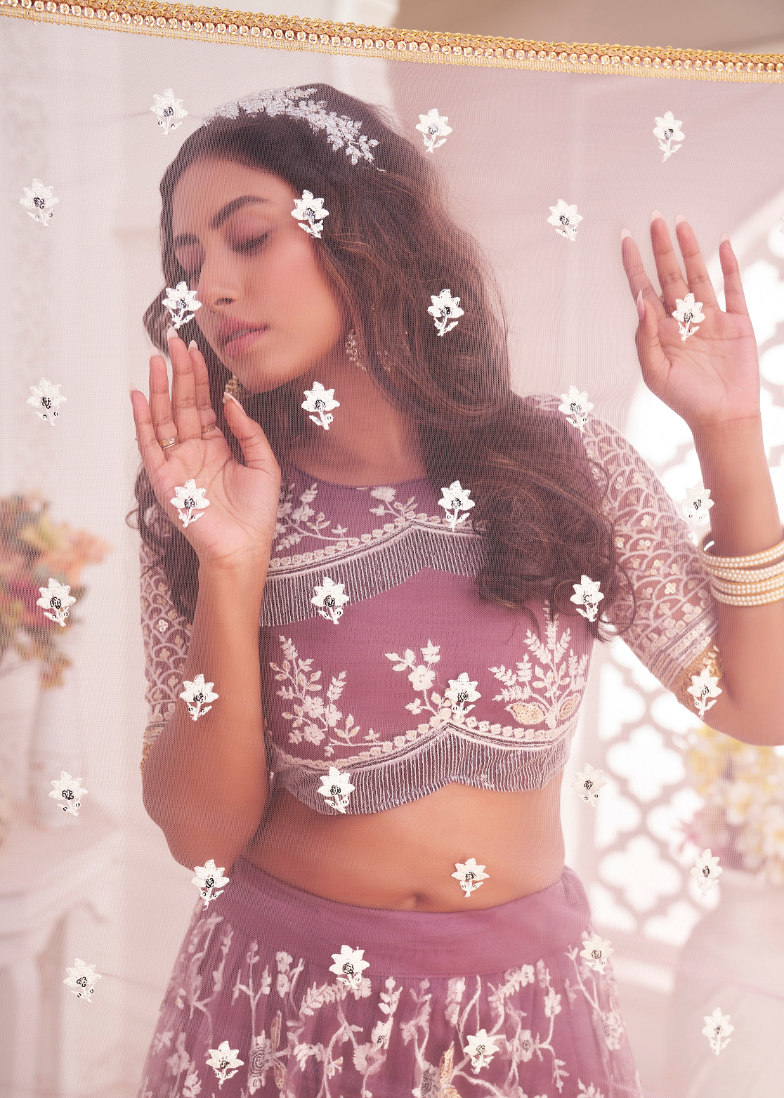 فراشة بصلية وردية نسائية شبكية مطرزة بخيط مهرجانات العمل LEHENGA CHOLI 