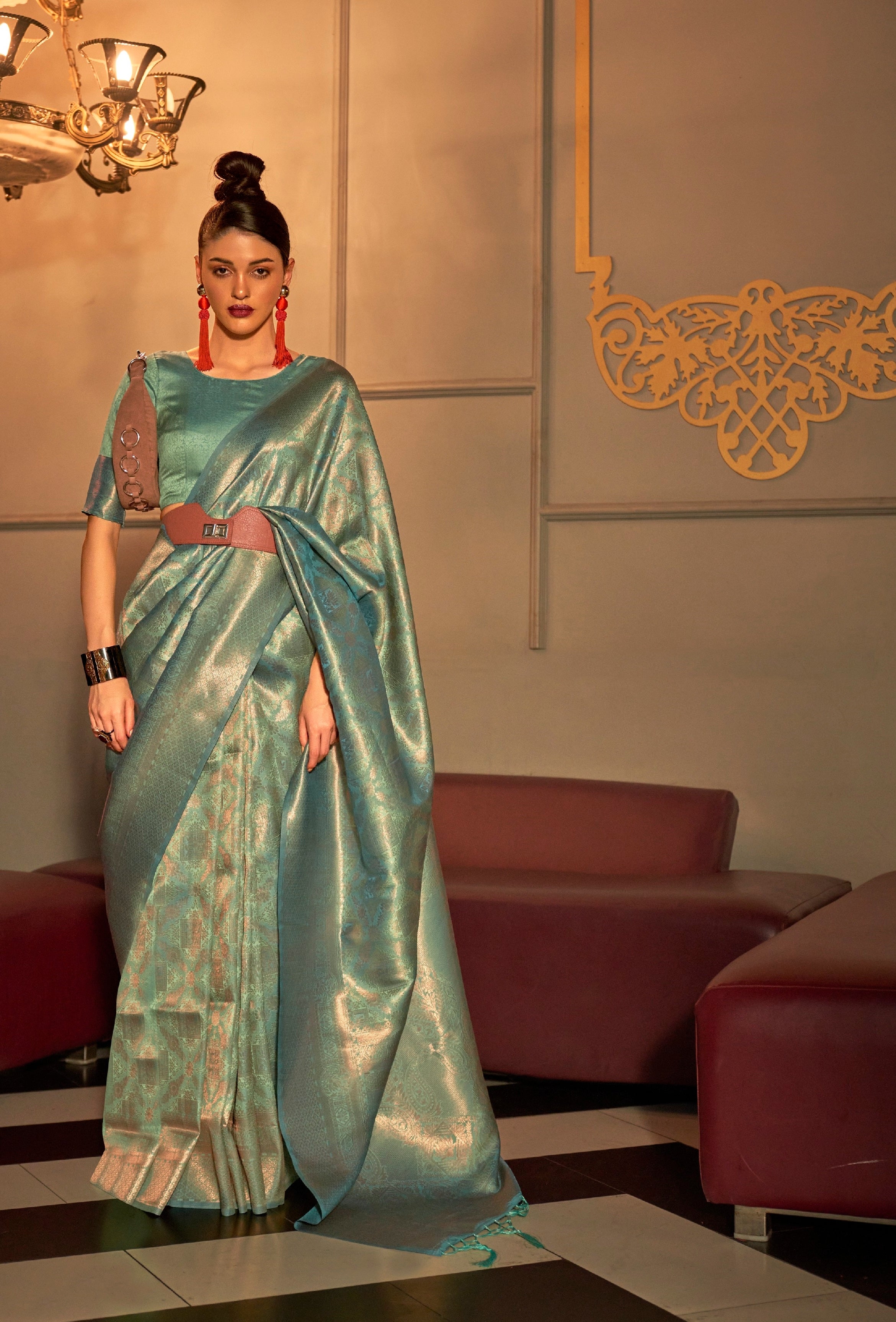 كانشيبورام الحرير التقليدي النحاس Zari النسيج الحدود ساري مع مصمم Pallu و Zari النسيج بلوزة 