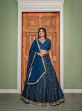 طباعة رقائق جورجيت للسيدات، باللون الأزرق المخضر، مع تطريز ZARI Sequence، مصمم العمل LEHENGA CHOLI 