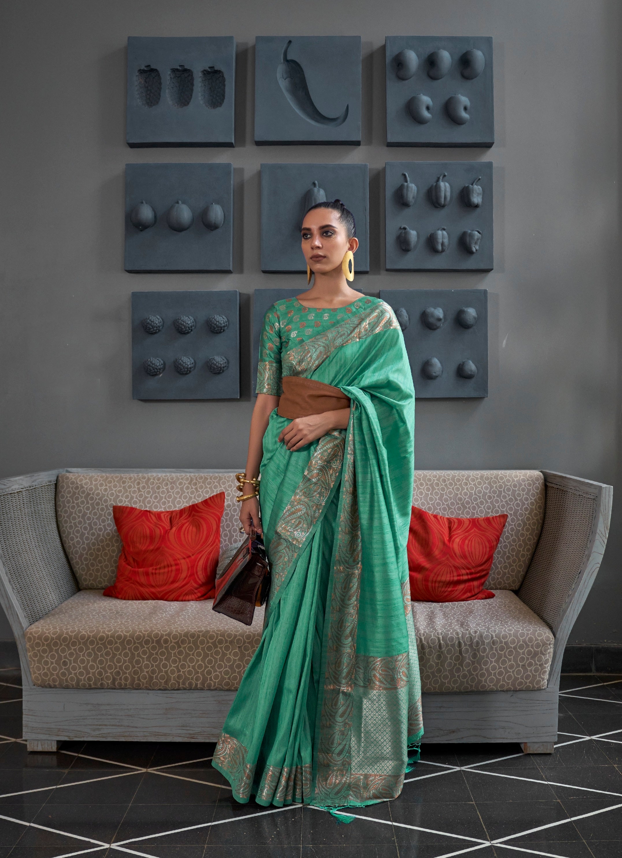 Party Wear Copper  Zari Weaving Handloom Designer Border Silk  Saree With Designer Pallu And Zari Weaving  Blouse