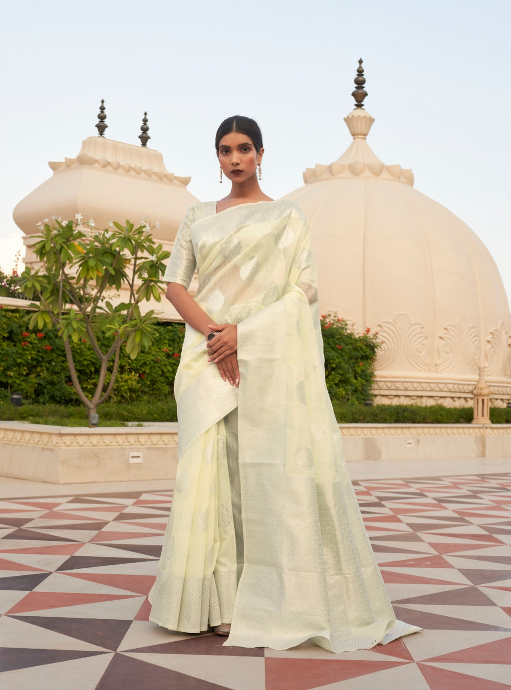 Designer Silver Zari Weaving Wedding Wear Banarasi linen Cotton Silk Saree With Heavy Blouse