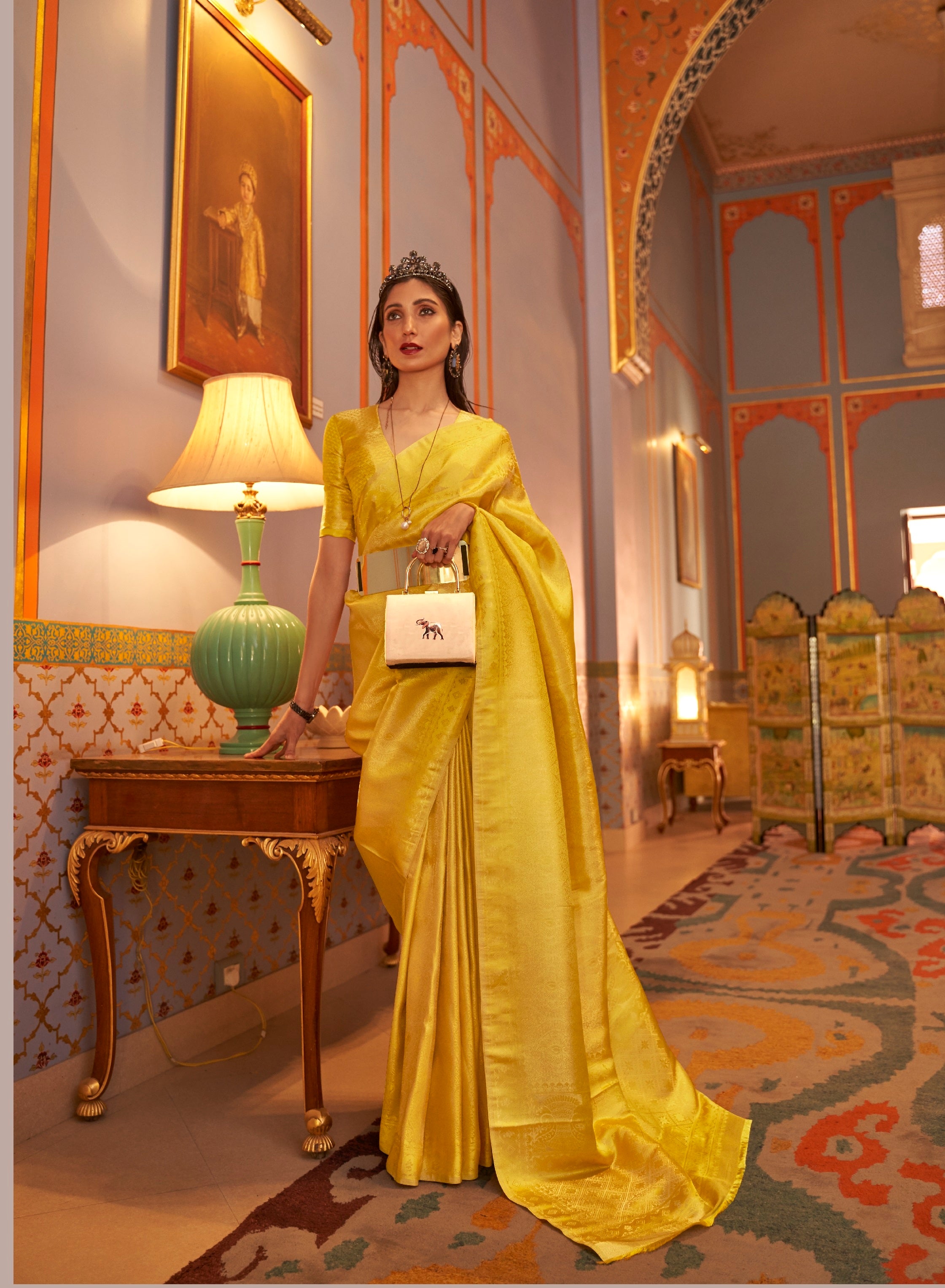 Kanchipuram Silk  Traditional Overall Flower Design Golden Zari Weaving Border Saree With Designer Pallu And Zari Weaving Blouse