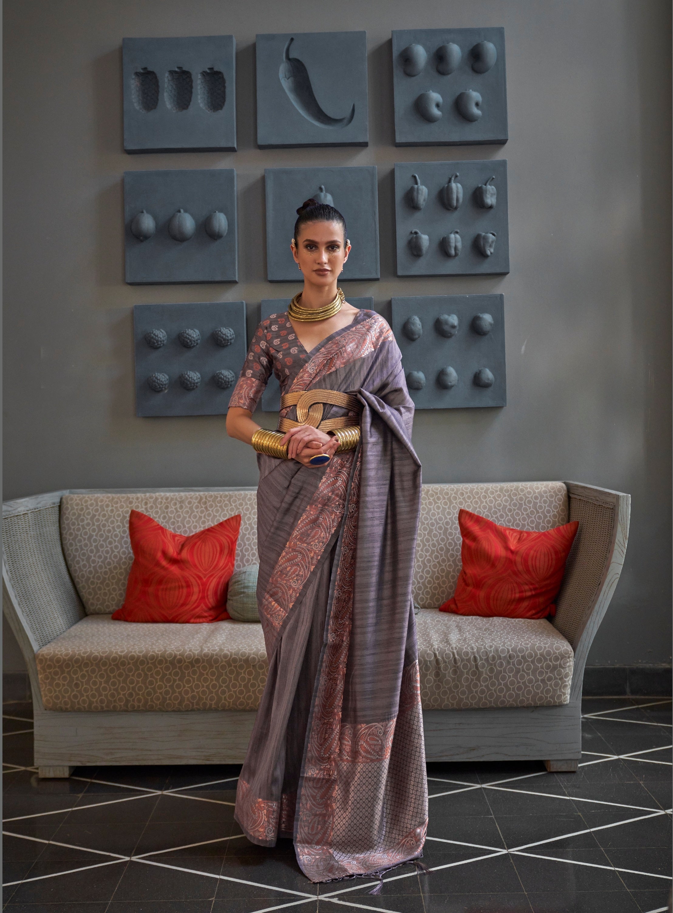 Party Wear Copper  Zari Weaving Handloom Designer Border Silk  Saree With Designer Pallu And Zari Weaving  Blouse