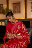 ملابس الحفلات النسائية من Vsaree، نسيج Zari ذهبي، تصميم الأزهار، ساري Kairos الحريري مع بلوزة متطابقة وساري Pallu الغني 