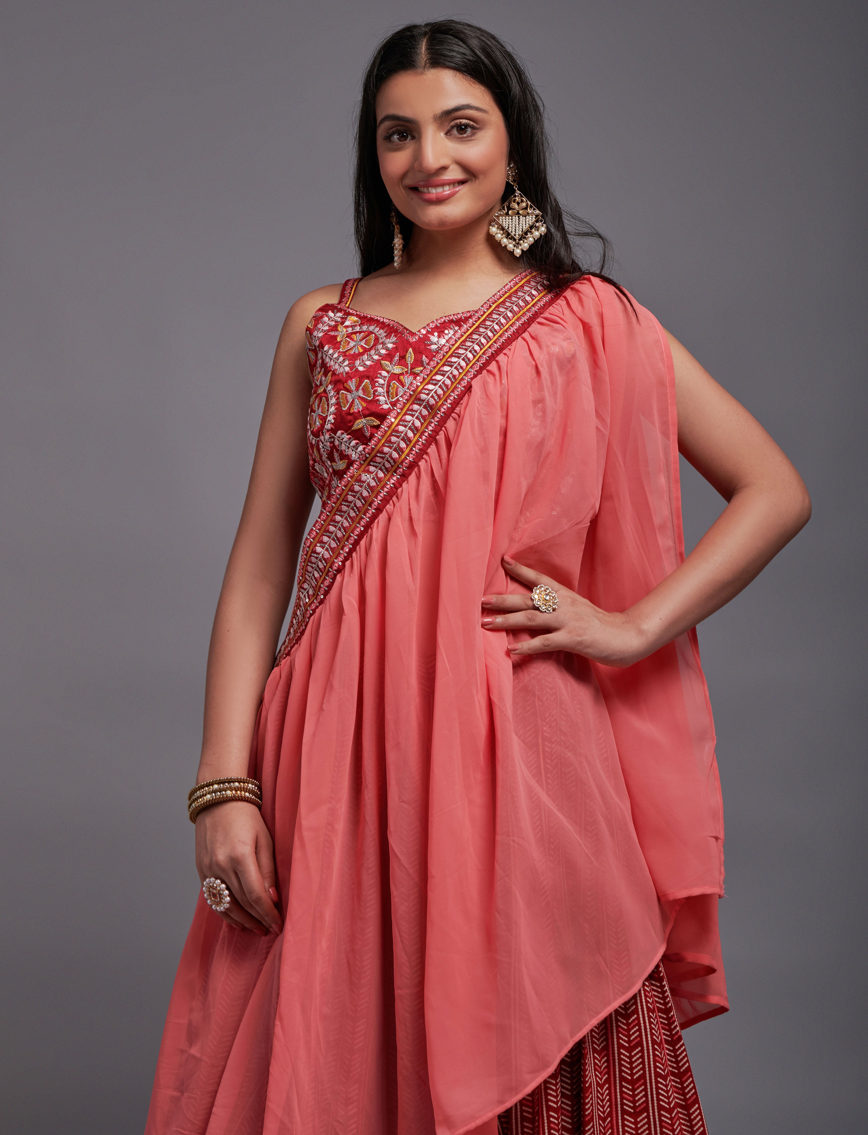 جورجيت أحمر نسائي بالترتر والتطريز بالخيوط LEHENGA CHOLI 