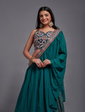 جورجيت نسائي باللون الأزرق المخضر مع التطريز بالترتر والخيوط، عمل LEHENGA CHOLI 