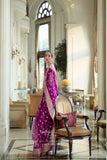 ساري مصمم للحفلات من Vsaree باللون الأرجواني على طراز Banarasi الذهبي Zari Weaving Butti Design مع بلوزة متطابقة وبالو ثقيل. 