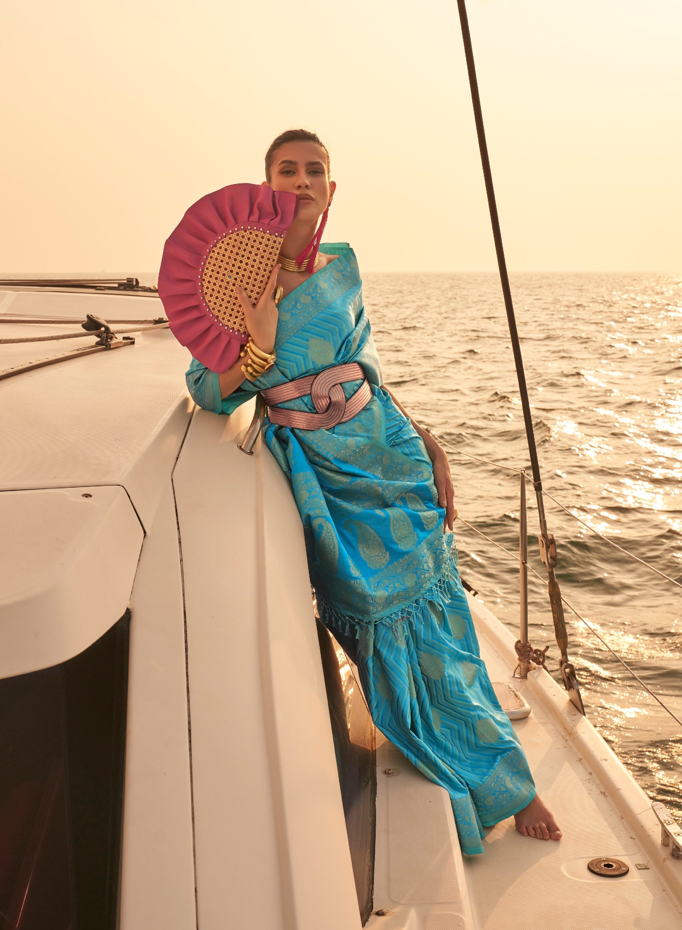 Designer Silk Traditional Copper Zari Weaving Laheriya Border Saree With Designer Pallu And Zari Weaving Blouse