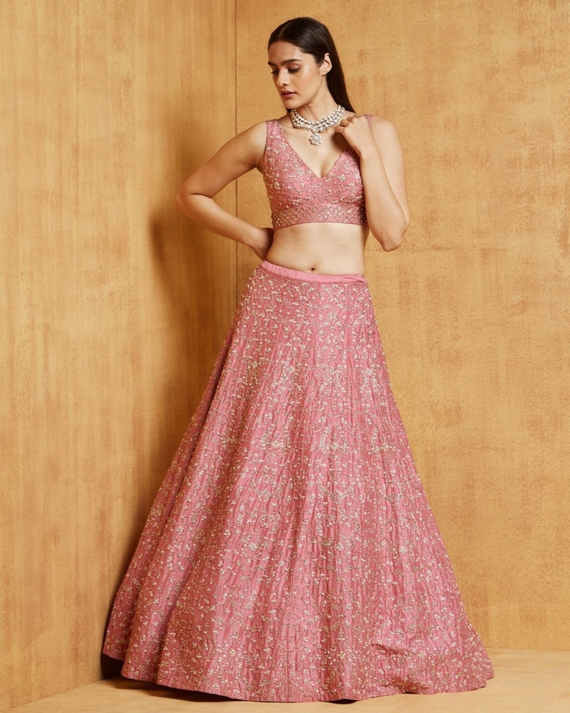 ملابس حفلات جميلة مطرزة من الساتان الحريري باللون الوردي للأطفال من LEHENGA CHOLI 