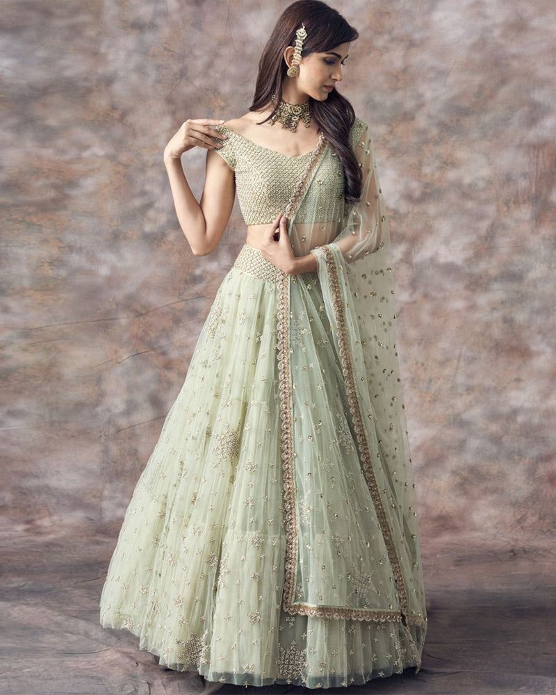 ملابس حفلات العمل النسائية ذات اللون الأخضر الفاتح والمطرزة بالترتر والترتر LEHENGA CHOLI 