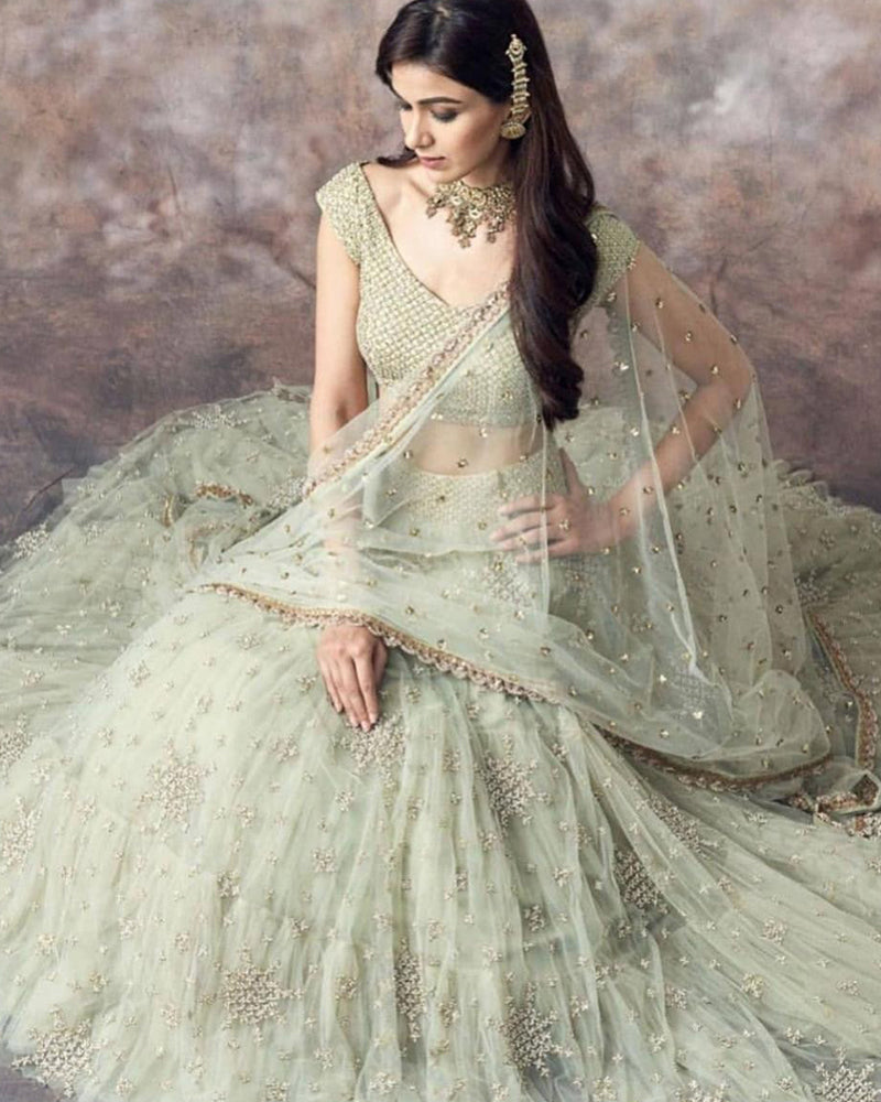 ملابس حفلات العمل النسائية ذات اللون الأخضر الفاتح والمطرزة بالترتر والترتر LEHENGA CHOLI 