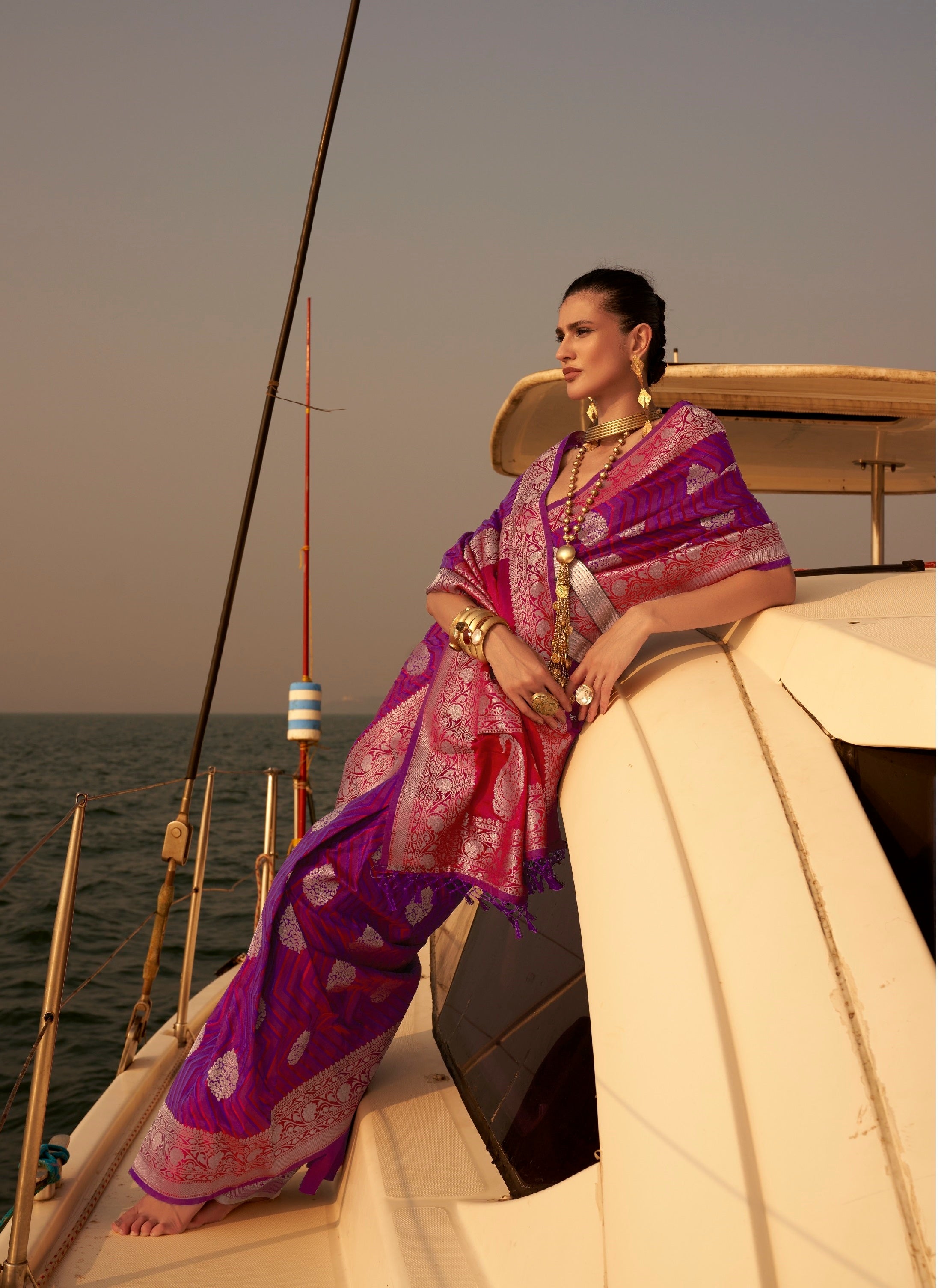 Designer Silk Traditional Copper Zari Weaving Laheriya Border Saree With Designer Pallu And Zari Weaving Blouse