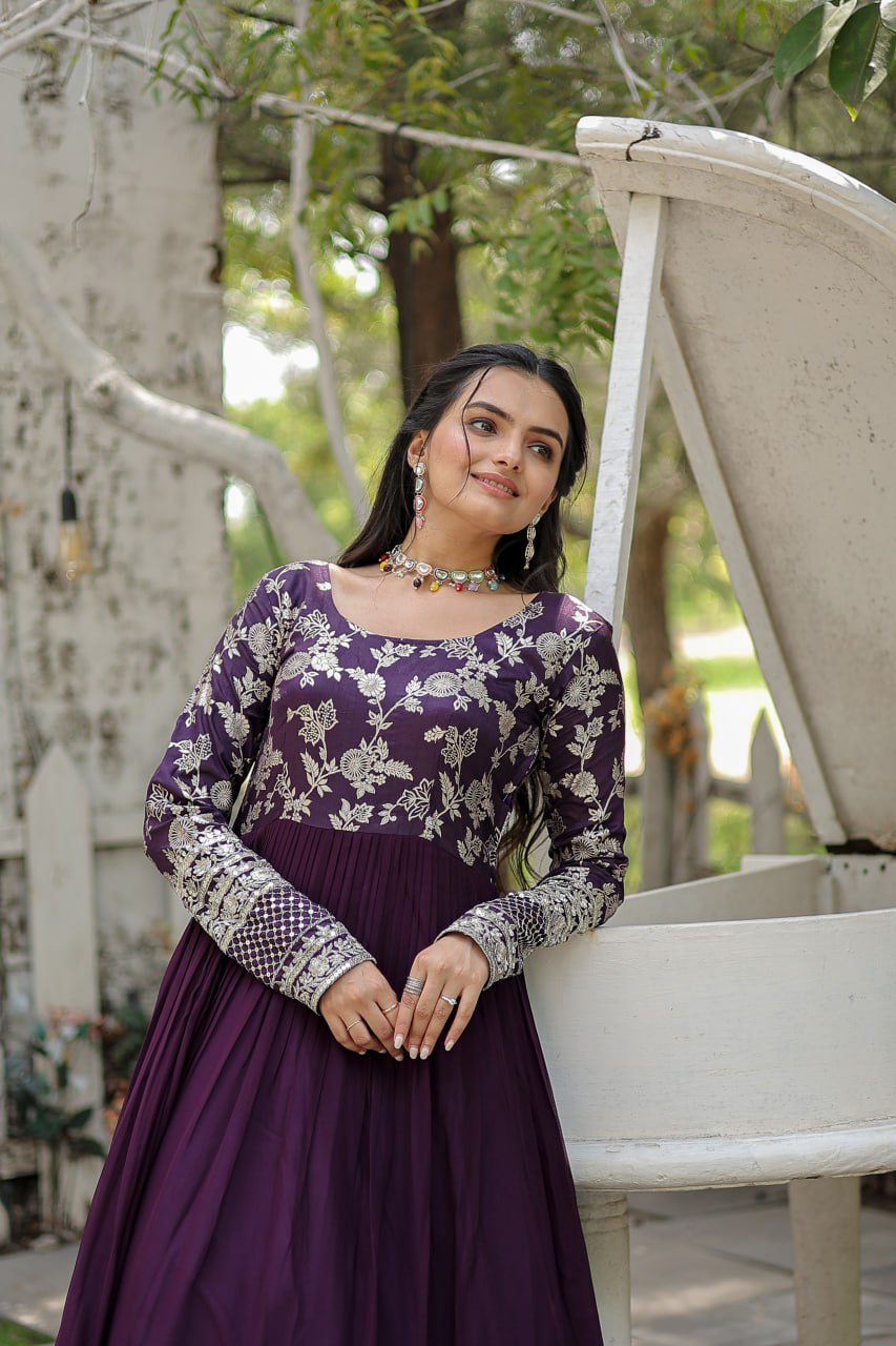 WOMEN'S VISCOSE RECEPTION GOWN IN PINK AND GREY WITH THREAD WORK STITCHED