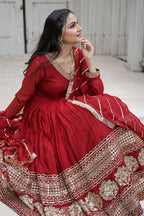 WOMEN'S FAUX BLOOMING  CAPTIVATING MAROON COLOR GOWN WITH RAVISHING DUPATTA STITCHED