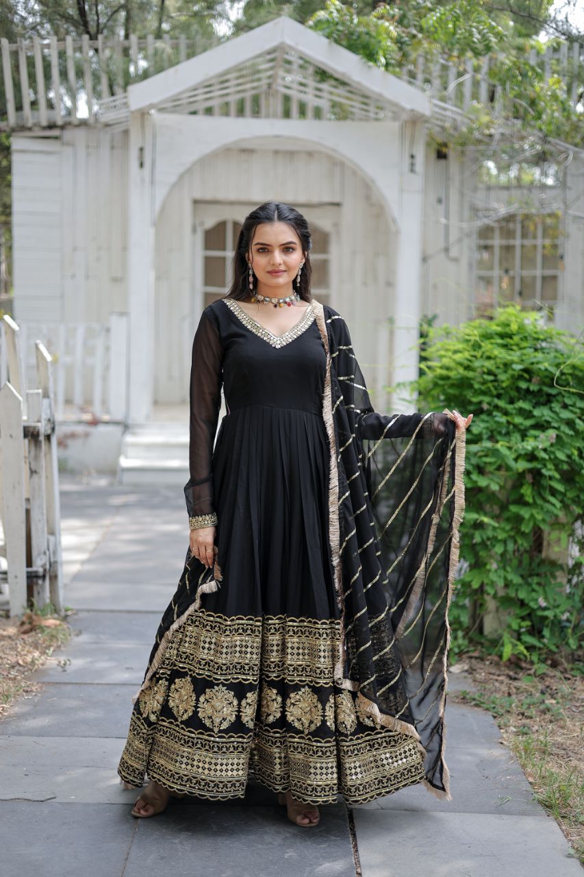 WOMEN'S FAUX BLOOMING CAPTIVATING BLACK COLOR GOWN WITH RAVISHING DUPATTA STITCHED