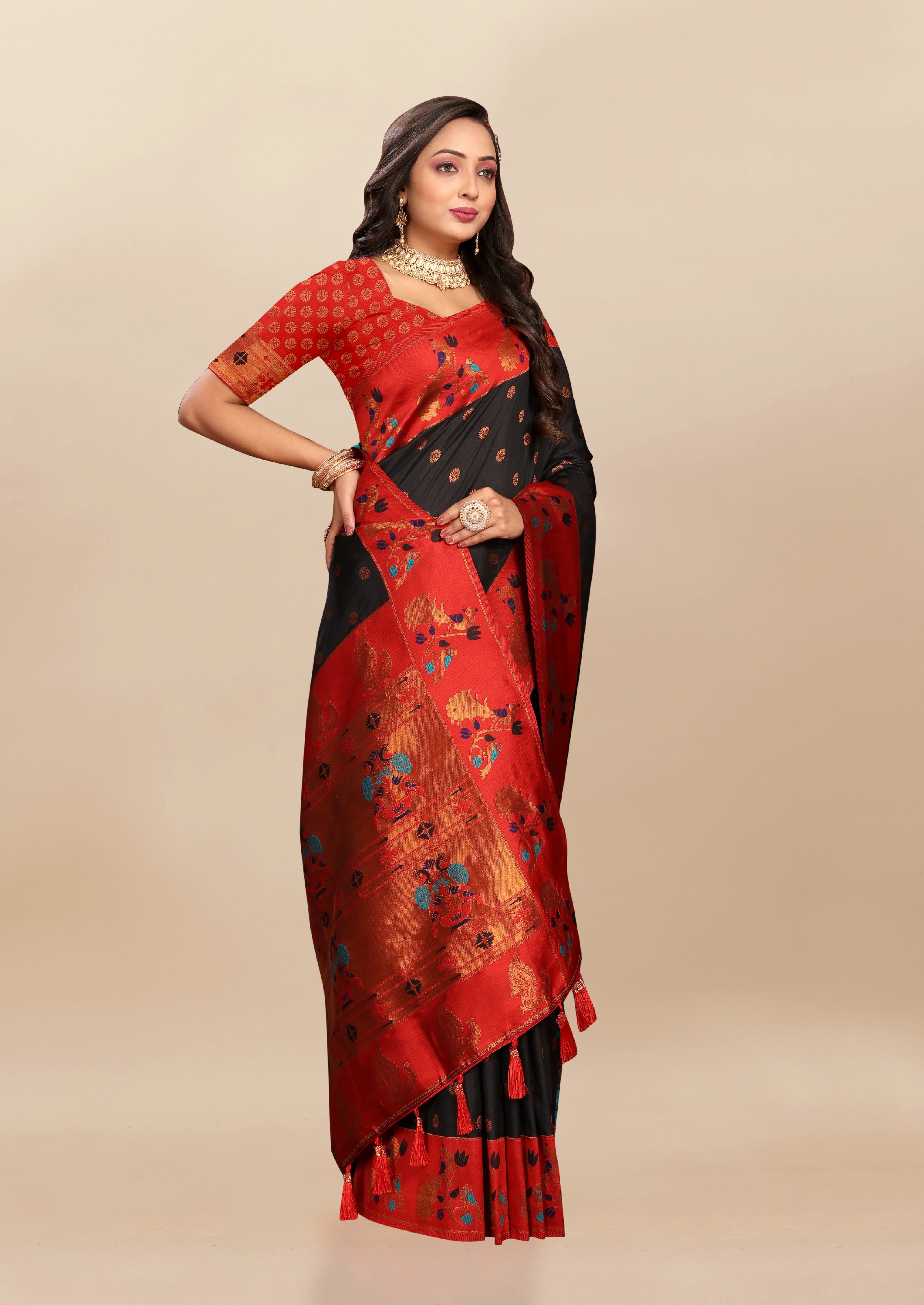 Vsaree Black Paithani Silk Flower Border And Zari Weaving Rich Pallu With Blouse