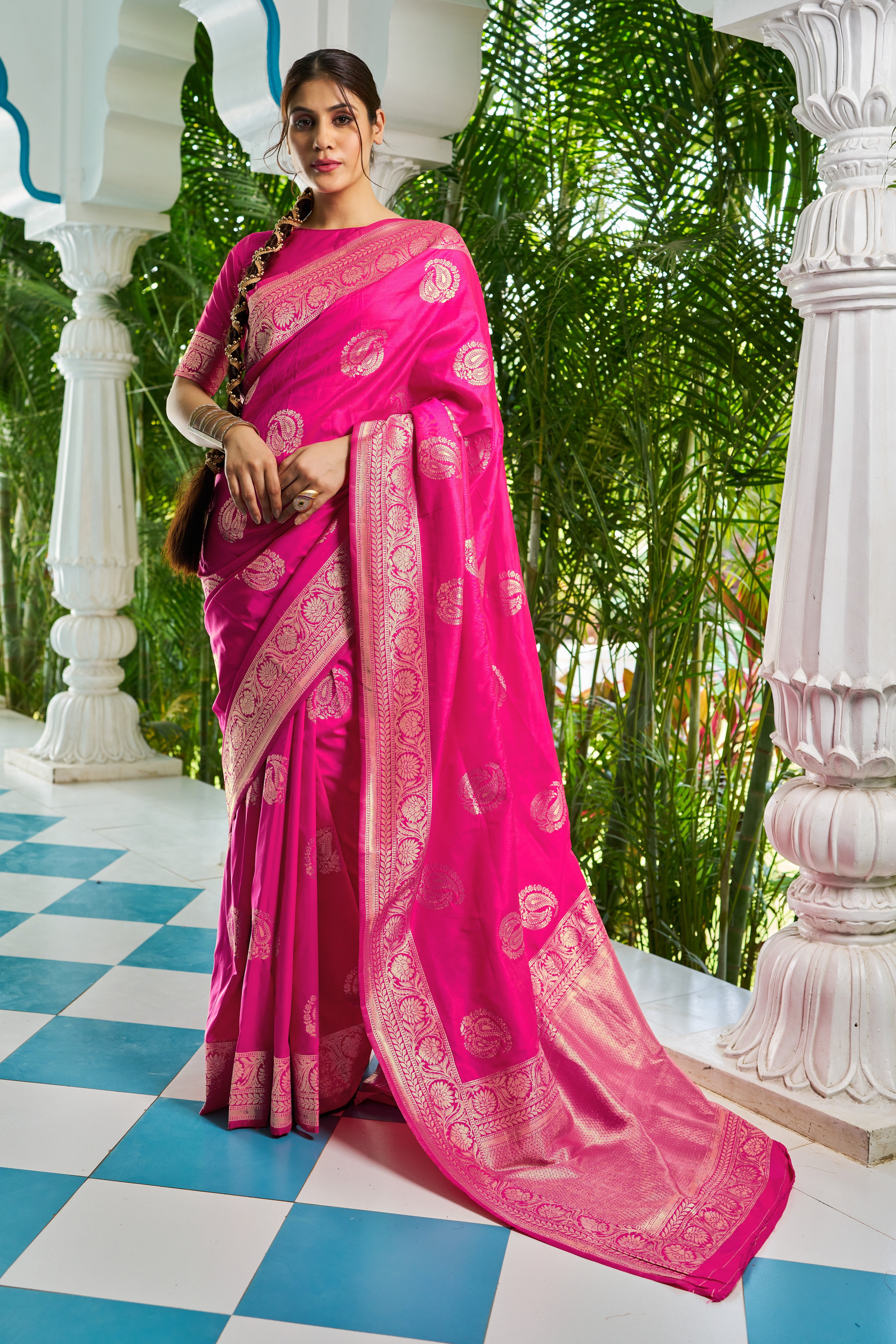 Vsaree Pink Silk Blend Saree With Designer Border And Heavy Pallu Along With Blouse