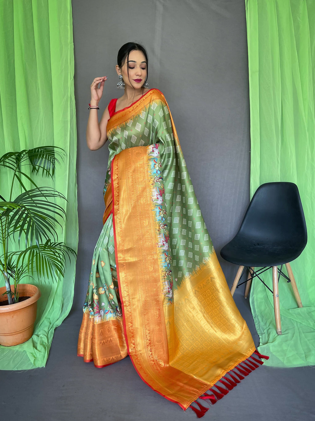 Vsaree Kanjivaram Soft Silk Saree With Golden Zari Weaving Borders And Heavy Rich Pallu