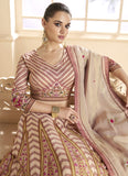 ملابس نسائية طموحة باللون البيج مع تطريز للمناسبات، LEHENGA CHOLI 