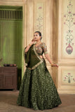 طقم نسائي من الحرير المطرز بخيط ZARI WORK WEDDING LEHENGA CHOLI 