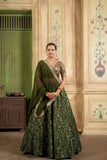 طقم نسائي من الحرير المطرز بخيط ZARI WORK WEDDING LEHENGA CHOLI 
