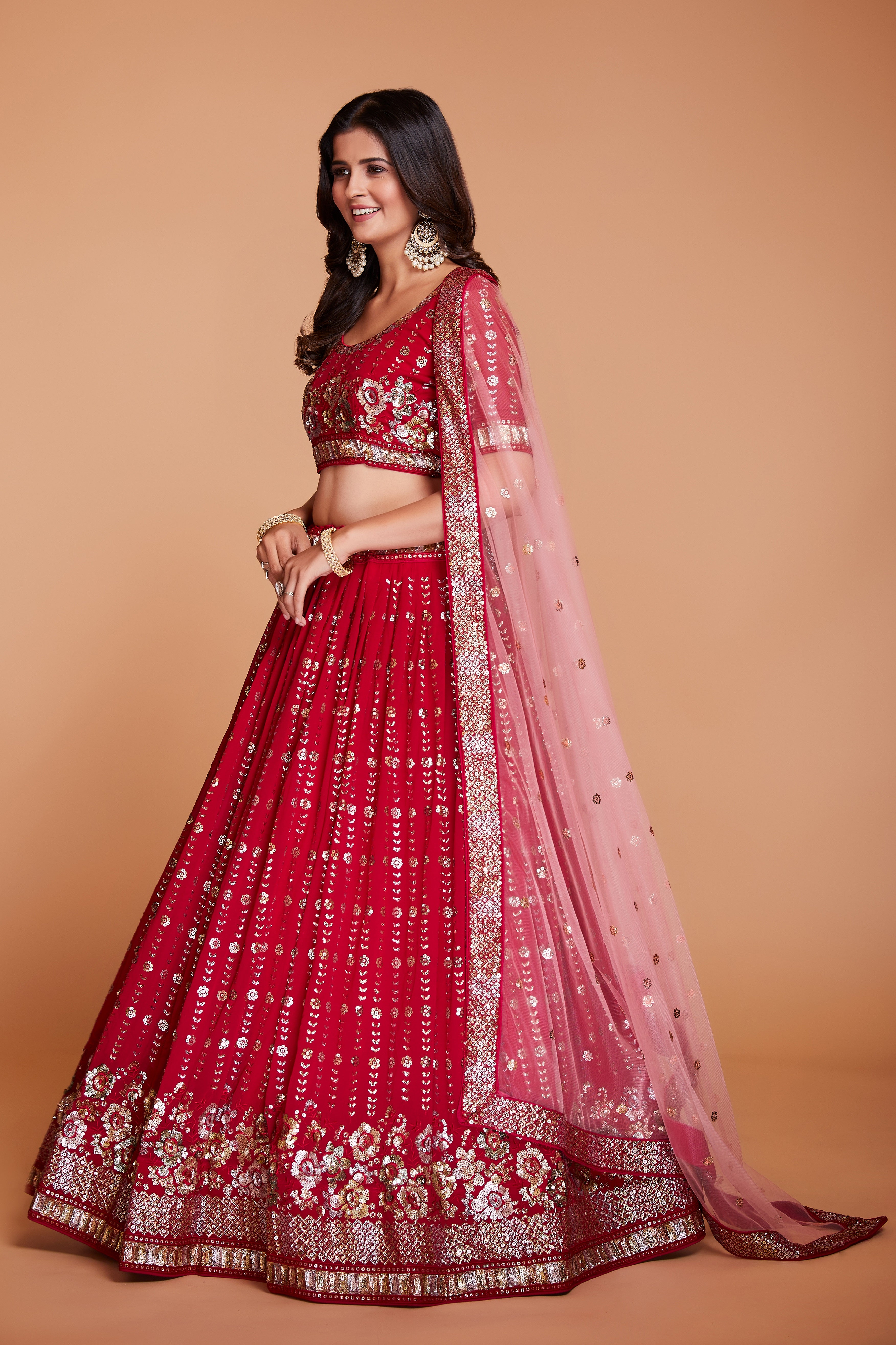 ملابس جورجيت حمراء للسيدات مع الترتر والتطريز، ملابس حفلات العمل، LEHENGA CHOLI 