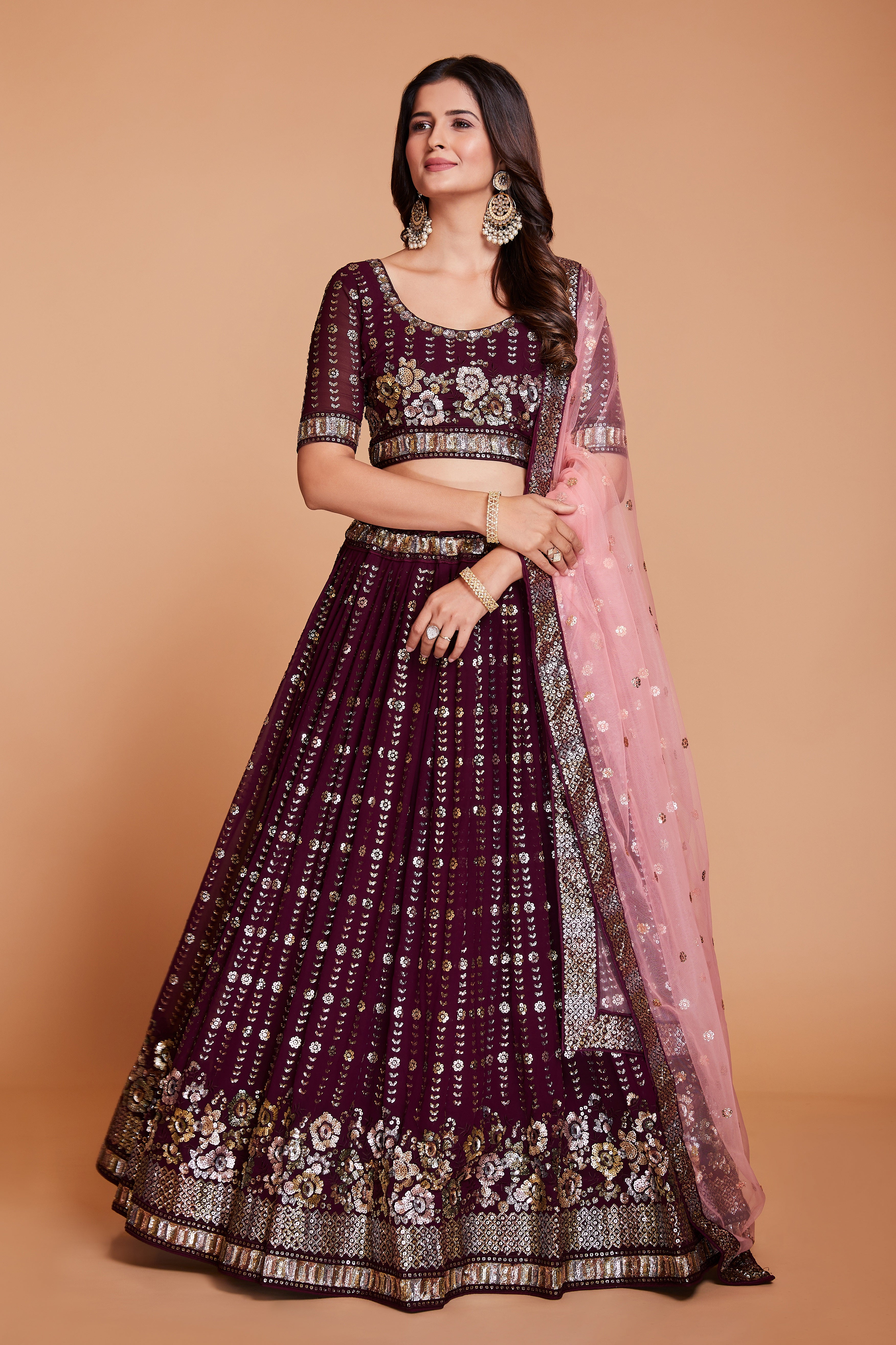 ملابس جورجيت أرجوانية نسائية مع الترتر والتطريز، ملابس حفلات العمل، LEHENGA CHOLI 