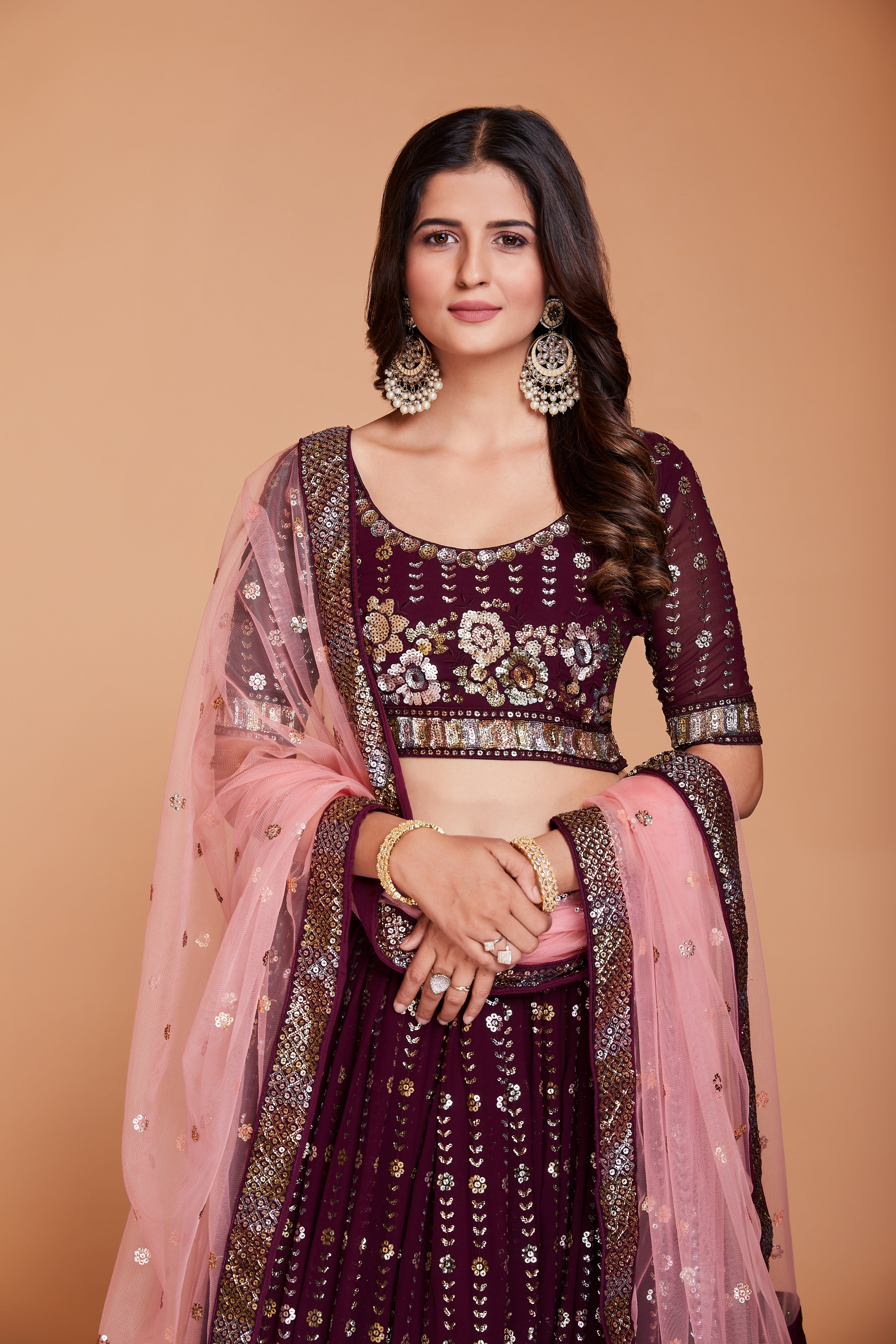 ملابس جورجيت أرجوانية نسائية مع الترتر والتطريز، ملابس حفلات العمل، LEHENGA CHOLI 
