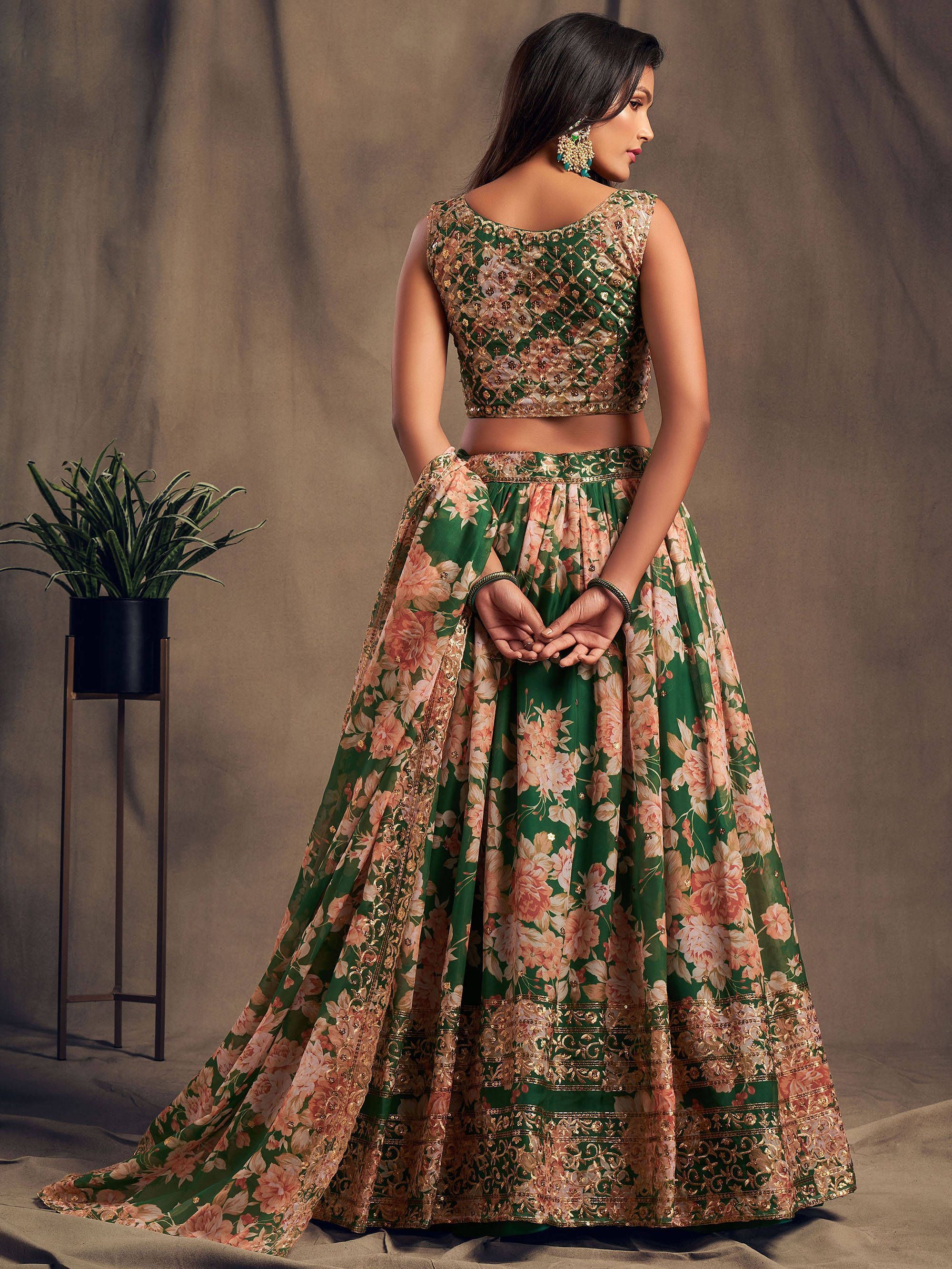 الأزهار الخضراء المطرزة الأورجانزا ملابس الزفاف Lehenga Choli