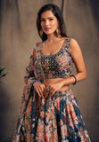 مذهلة حمامة الأزرق الأورجانزا زاري والترتر العمل الأزهار الزفاف Lehenga Choli للنساء 